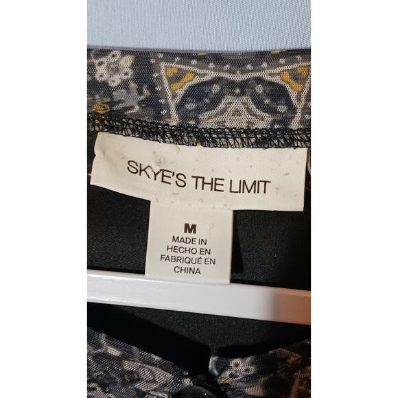 Skye's the Limit Women's Medium Asymmetric Geometric Handkerchief Hem Top - Picture 4 of 9